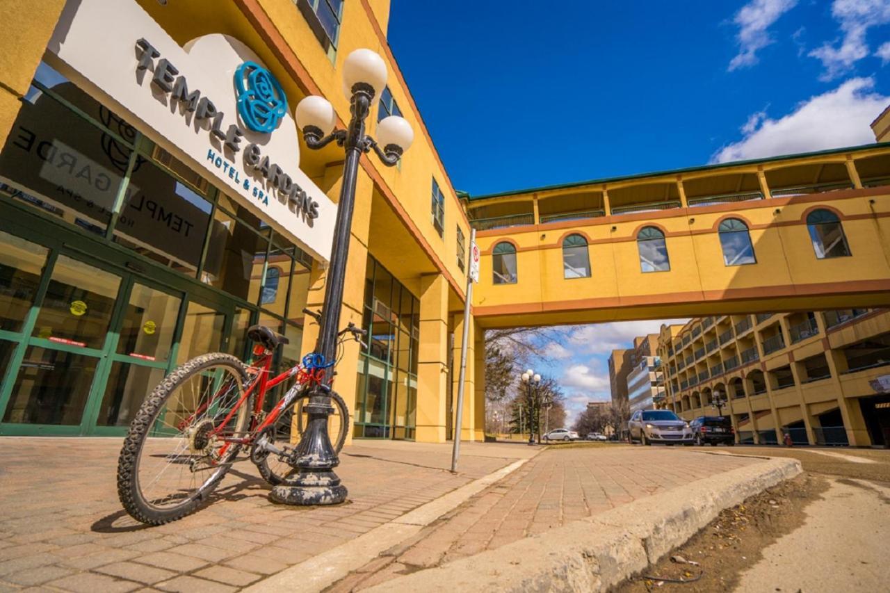 Temple Gardens Hotel & Spa Moose Jaw Exterior foto